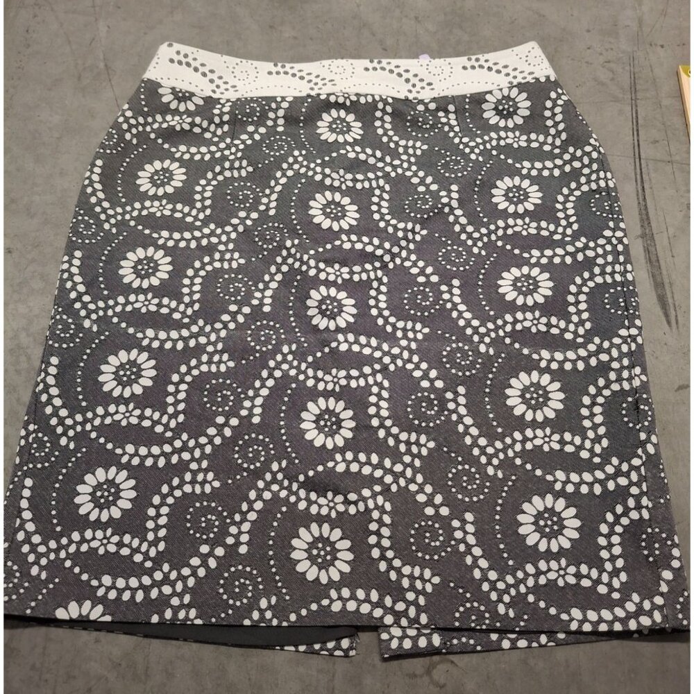 Banana Republic Womens Black  White Eyelet Pencil Skirt Size 8 Floral Swirl